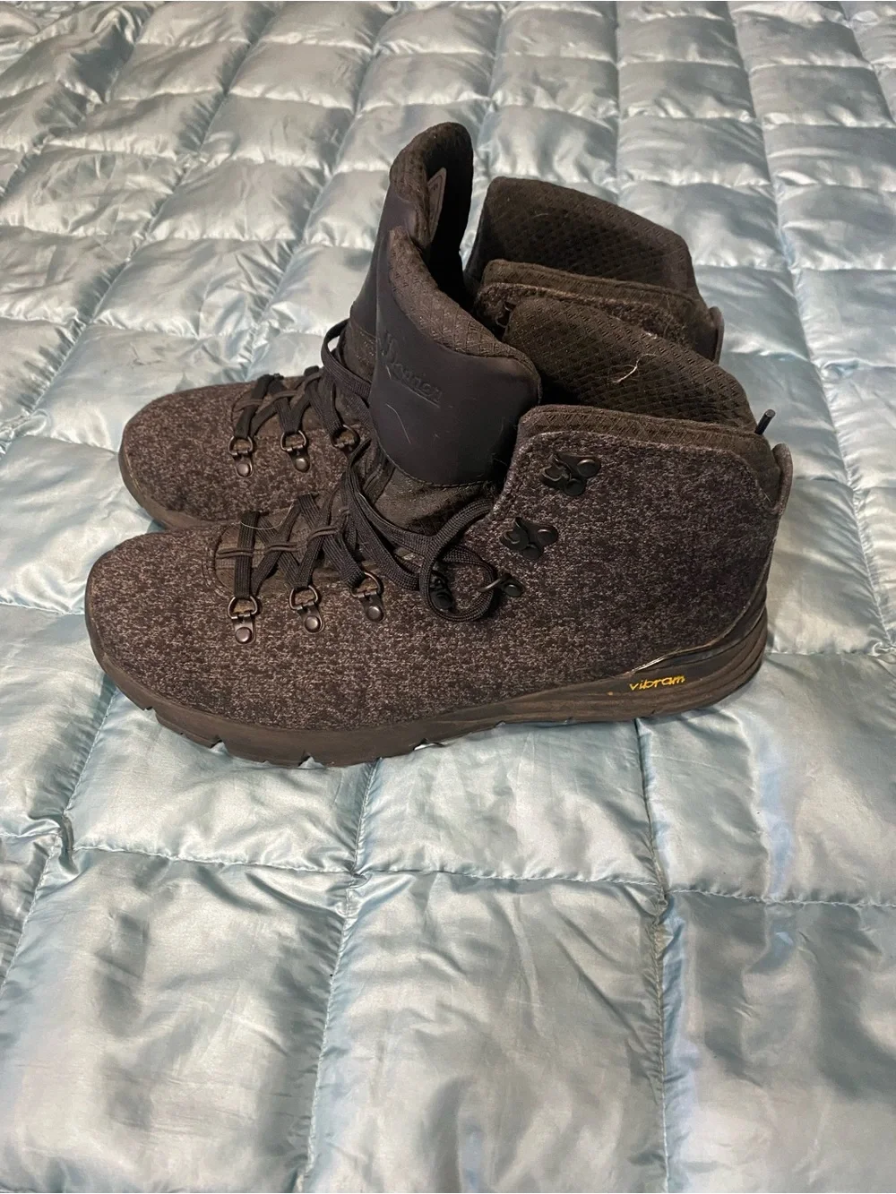 EUC Mens Danner Mountain 600 Enduroweave Black and Dark Gray Hiking Boots Sz 10